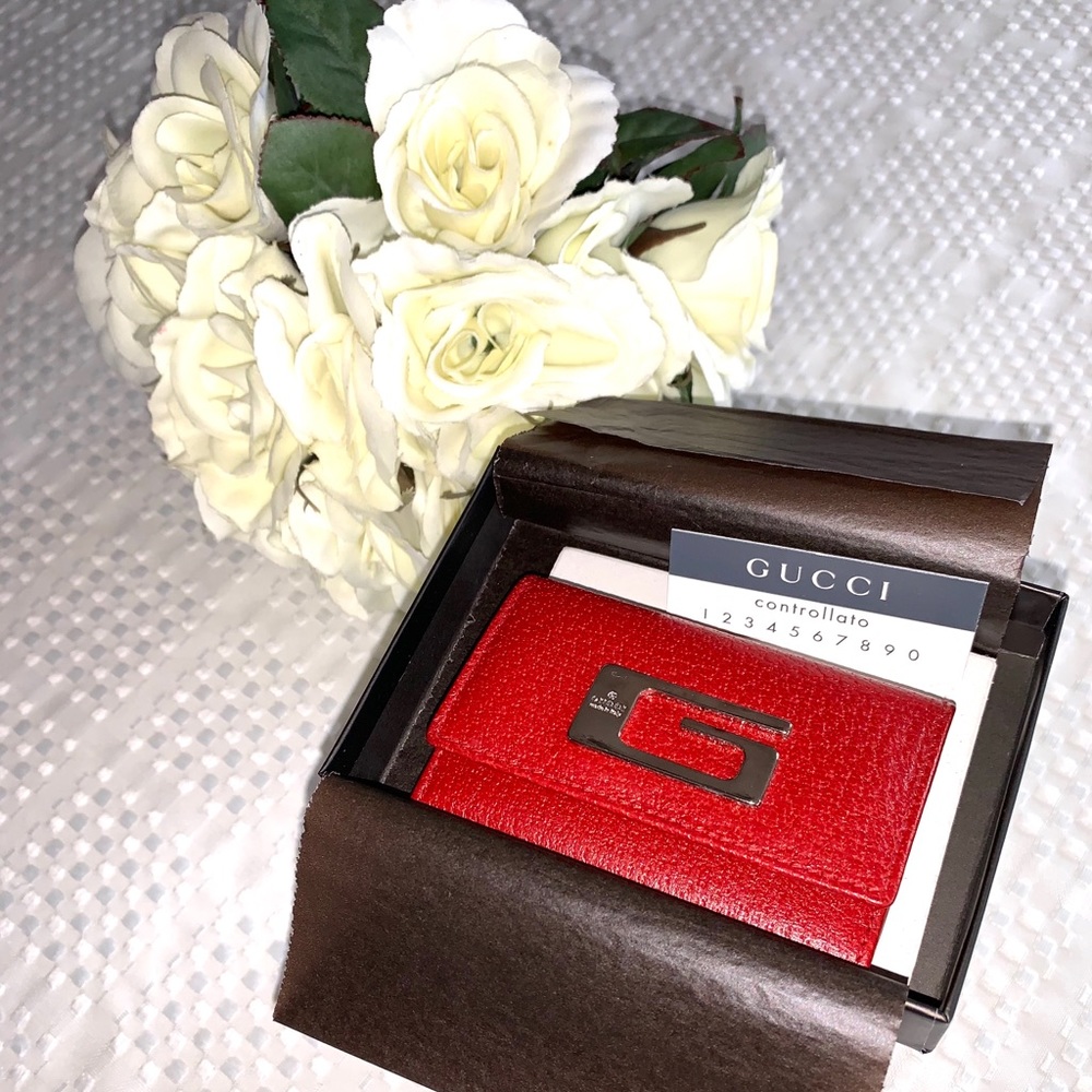 Authentic VINTAGE GUCCI key chain wallet